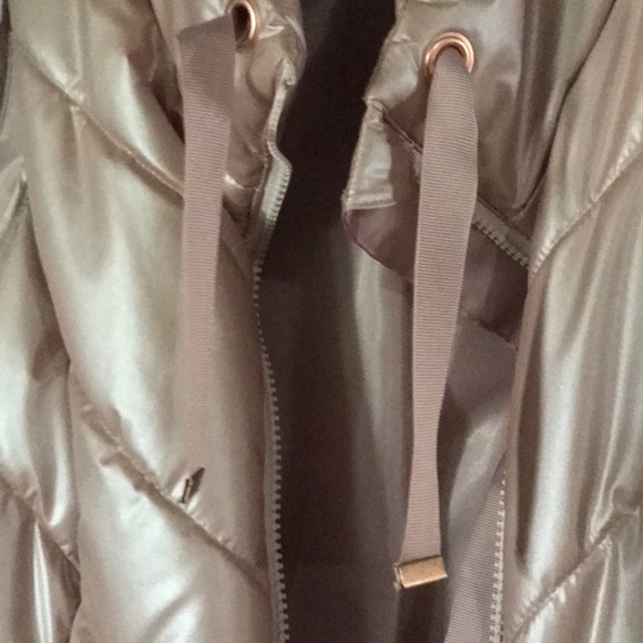 Vest - Picture 4 of 5